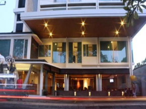 Premium Legian Hotel